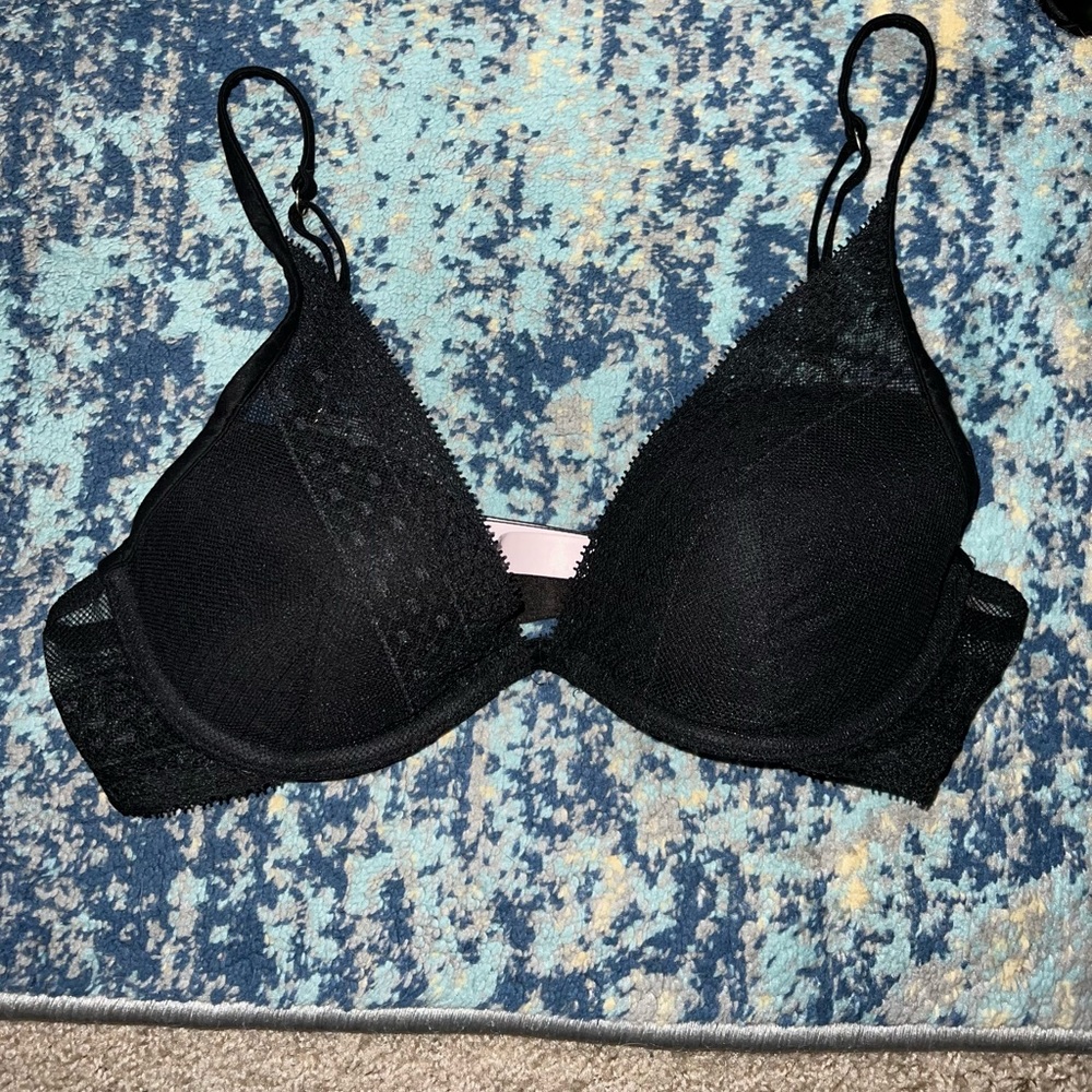 Victorias Secret 34C Lightly Padded Black Lace Bra